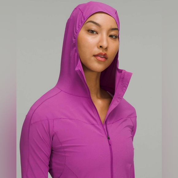 Lululemon NWT Mist Over Windbreaker Water Repellent Jacket Plum Pink Size 8 - Picture 4 of 13